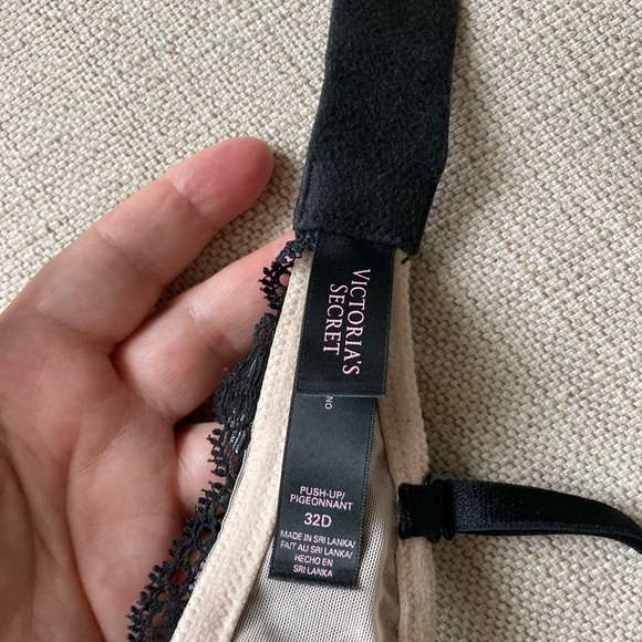 Victoria’s Secret 32D Push-Up, Black Lace, NWT - Picture 6 of 7